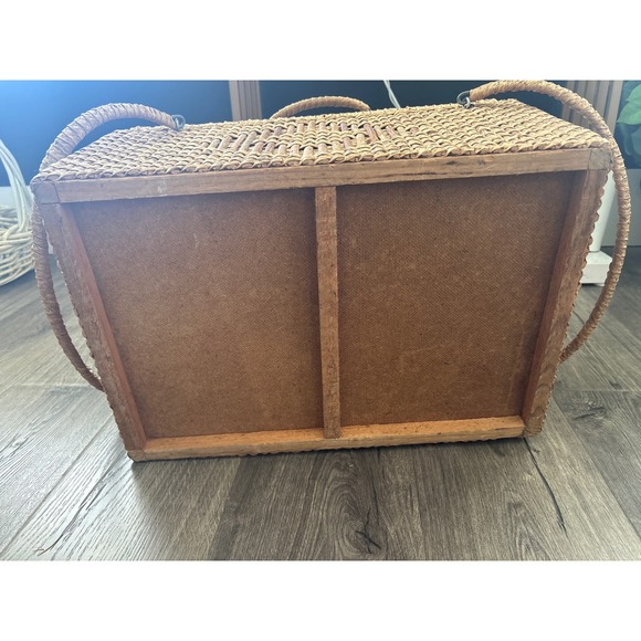 Vintage Mid Century Woven Wicker Picnic Basket Storage Trunk Boho Rattan - Picture 7 of 9